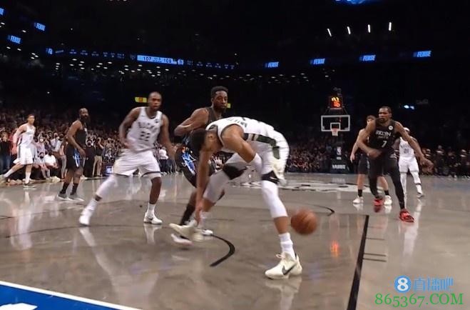 字母哥谈最后黄油手:米德尔顿传了个好球 但我却搞砸了