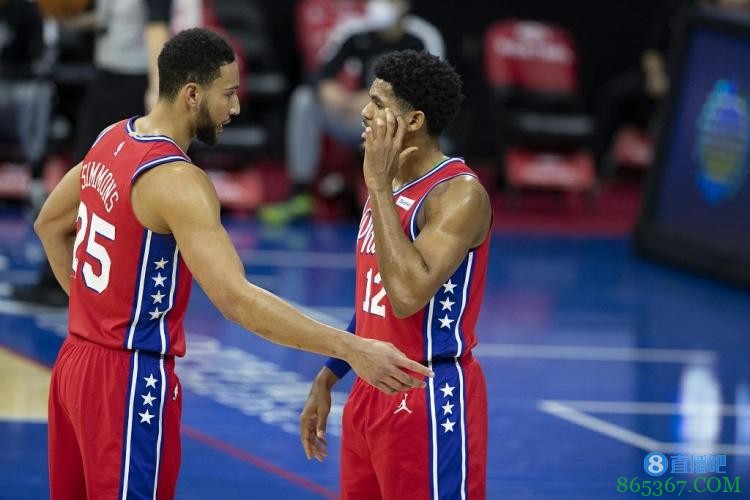 A-史密斯：76人被逆转是种耻辱 西蒙斯哈里斯下半场都TM在干什么