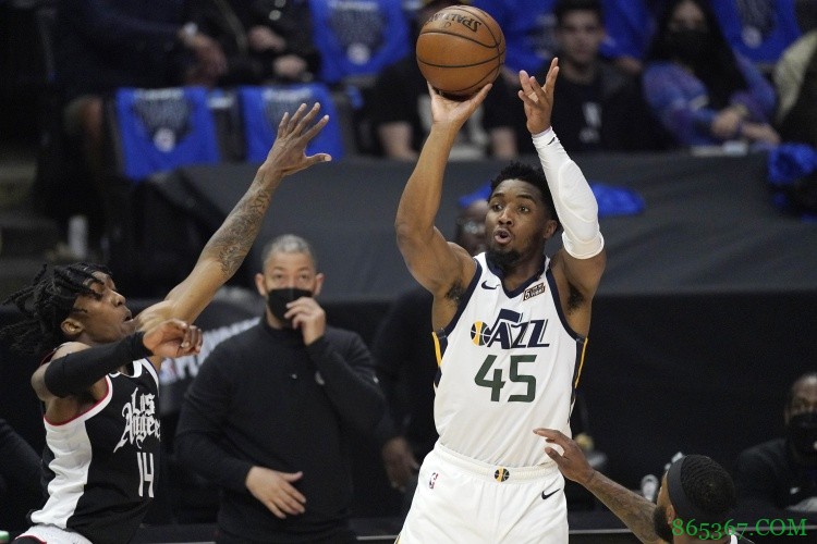 拿回纪录！米切尔系列赛命中36记三分 再次创下历史新高