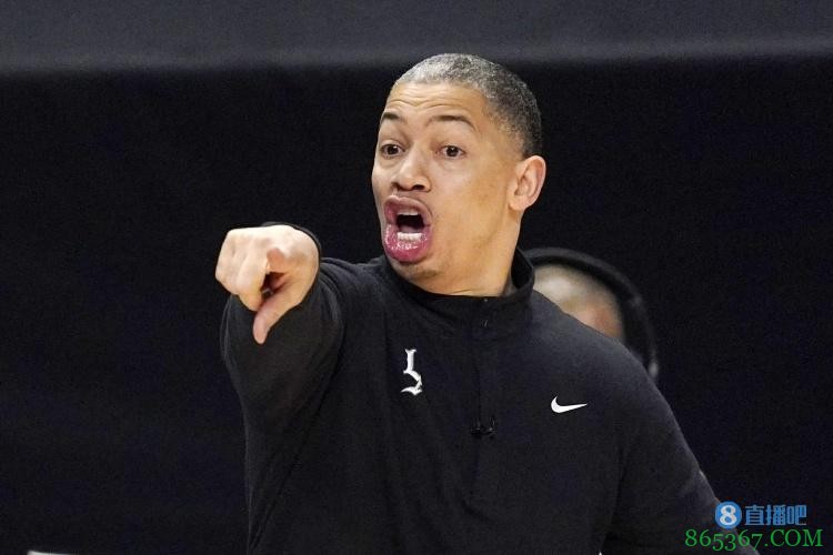 0-2落后的快船开启Bug模式 “船三疯”改变比赛走势