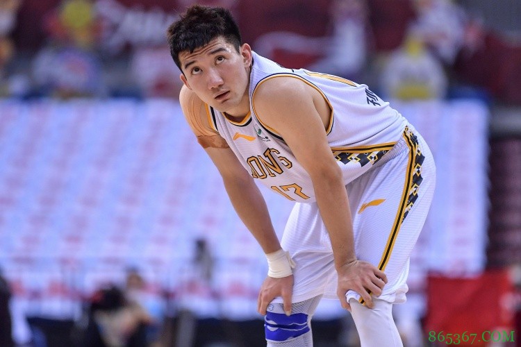 东体：上海队确实表达过对孙铭徽的欣赏 但双方签约的可能性不大