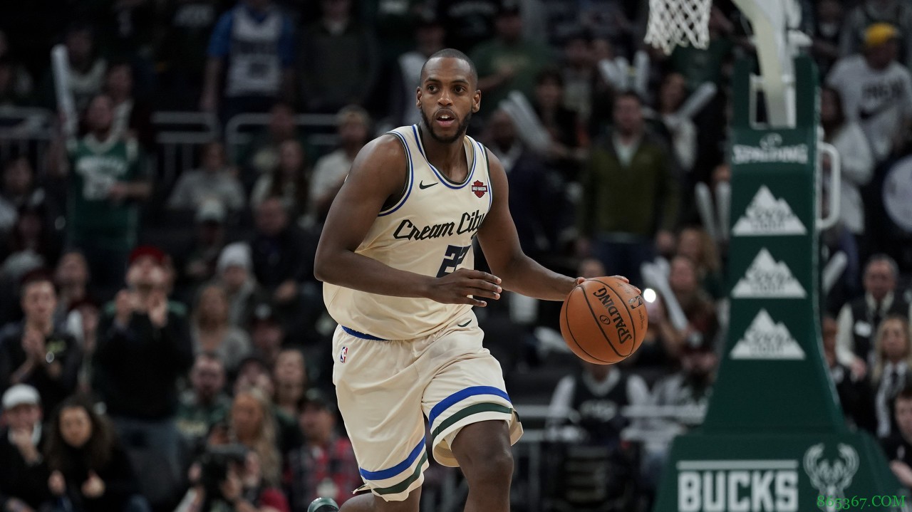 米德尔顿：霍勒迪一直在给杨施压 我们必须跟上他的步伐