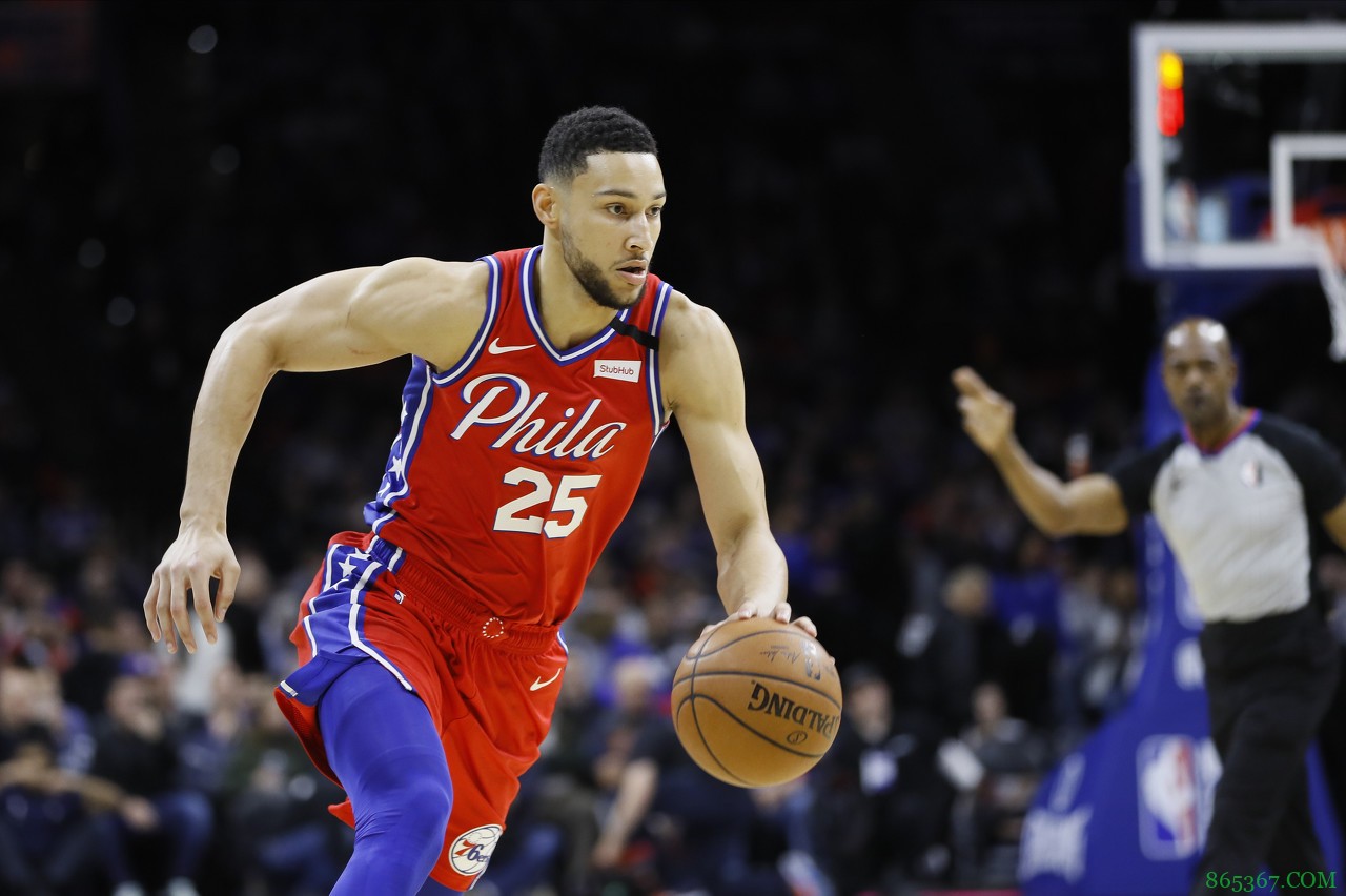 霍华德：输球不能怪西蒙斯一人 他还在不断学习成长