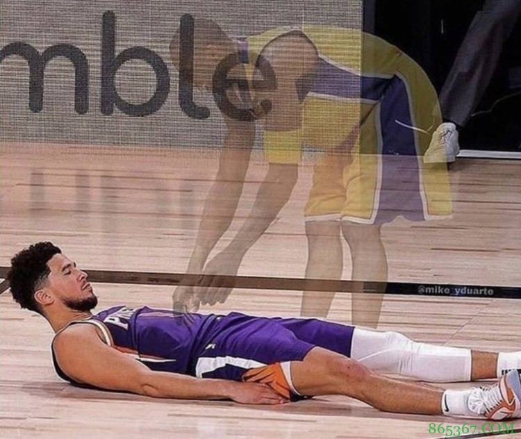 你看到了对吧！布克再发科比给自己的寄语：成为传奇！