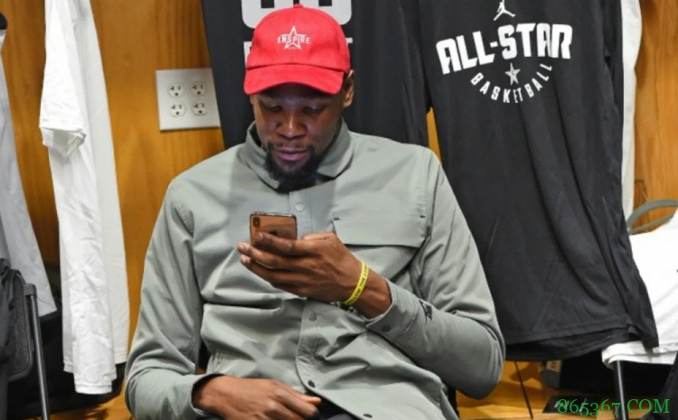 高强度互动!杜兰特今日就加盟勇士话题与网友密集交流