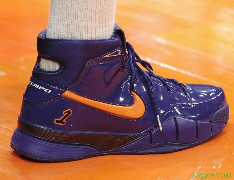 Respect！塔克身穿布克定制版球鞋进行训练