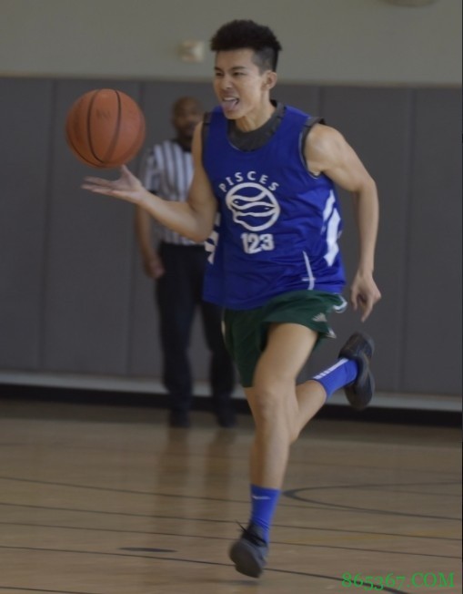 媒体人：前NCAA球员周楷恒试训山西男篮