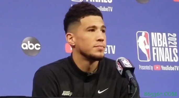 布克谈霍勒迪&塔克防守:对他们充满敬意 塔克曾帮助我提高进攻