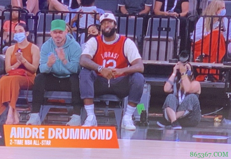 德罗赞、德拉蒙德现身拉斯维加斯 观战WNBA全明星赛