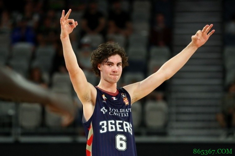 杰伦-约翰逊&凯-琼斯&基迪&戴维恩-米切尔收到小绿屋邀请