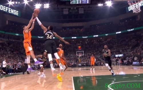 总决赛G6述评：得内线者得天下？小球中锋字母哥制霸攻防