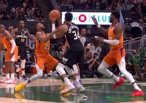 总决赛G6述评：得内线者得天下？小球中锋字母哥制霸攻防