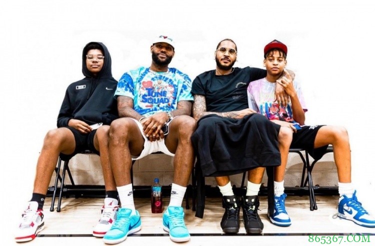 卡梅隆-安东尼晒与詹姆斯合照:传承