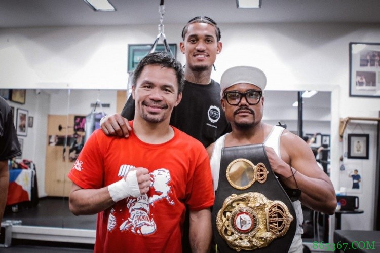 帕奎奥晒与克拉克森合照 后者转发致敬:历史最佳 传奇!!!