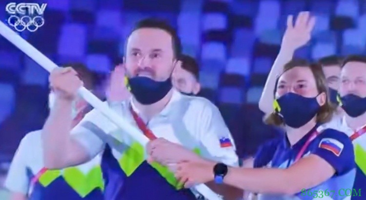 你可太秀了！东契奇奥运开幕式错穿女款队服