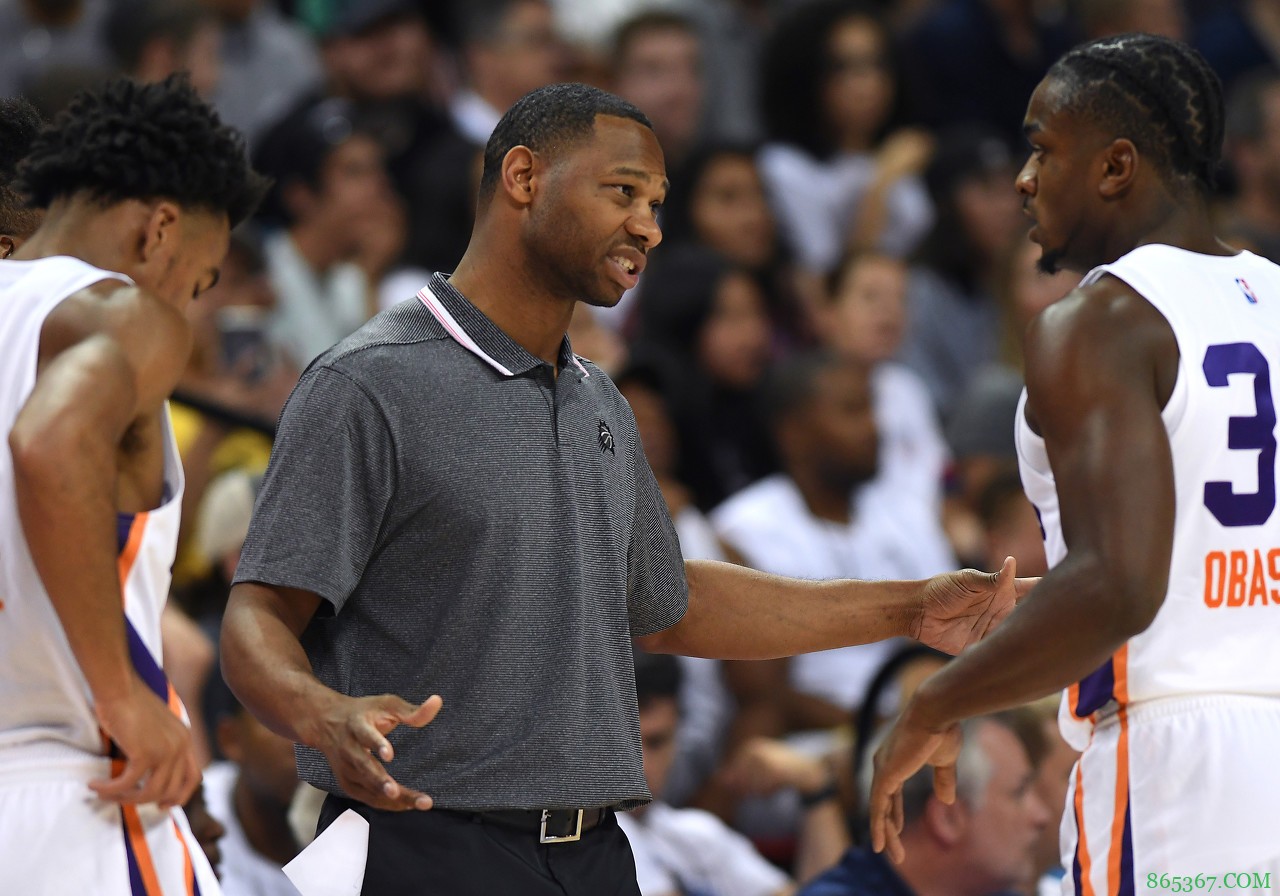 美记:太阳助教威利-格林与鹈鹕已原则上达成一份3年主帅合同