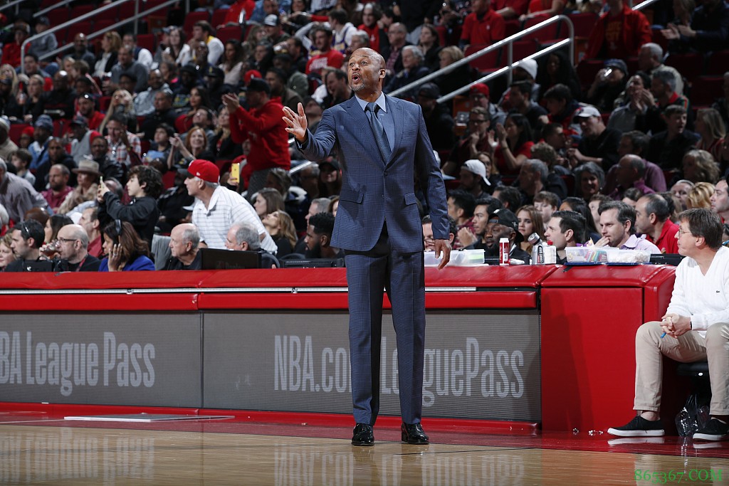 Shams：快船队认真考虑聘请布莱恩-肖担任助教