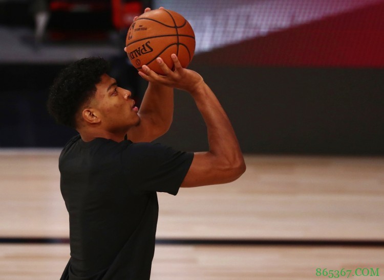 日本奥委会：八村塁与须崎优衣将担任日本代表团旗手