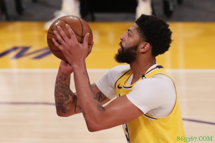 ?戴维斯透露继续穿3号原因:希望最终能退役这件球衣