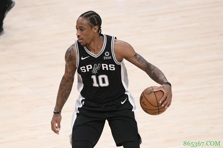 美记：湖人有意在自由市场追逐德罗赞 先签后换是必须且可行的