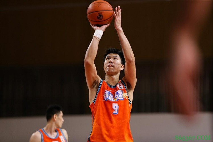 宋翔：首钢队对李玮颢&于长春进行试训