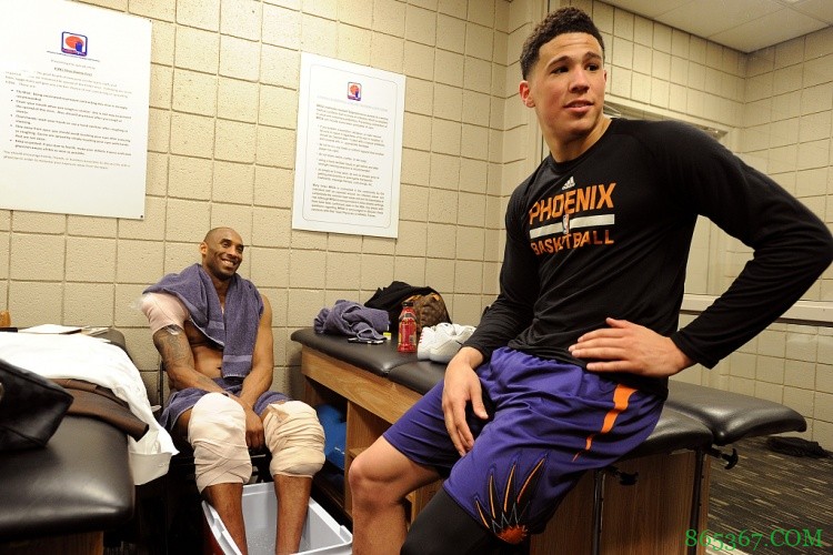 布克：科比等人的精神塑造了我 我希望自己也能激励一代人