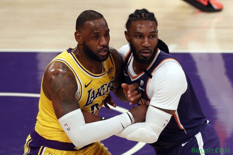 詹姆斯2018年缴税4451万 该赛季工资仅3328万 税率高于鲍尔默