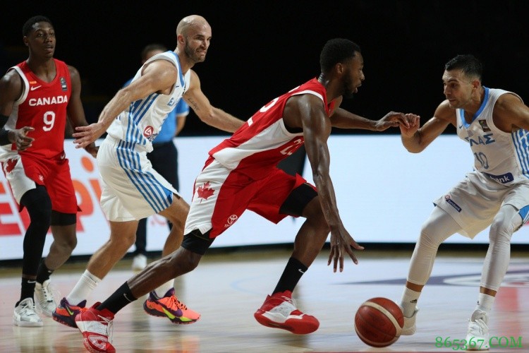 维金斯发推：再次代表国家队出战是一种荣誉