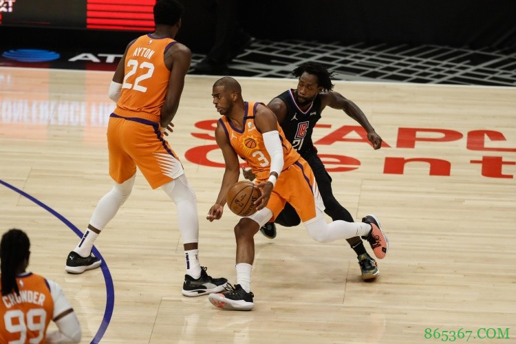 巴克利：贝弗利是个好孩子 但他推保罗那下就是个流氓动作