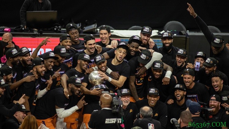 保罗vs霍勒迪：改变总决赛走势的两个男人