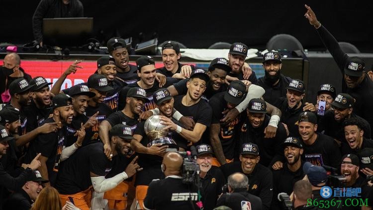 苏群专栏：老炮儿克里斯-保罗的第一块总决赛地板