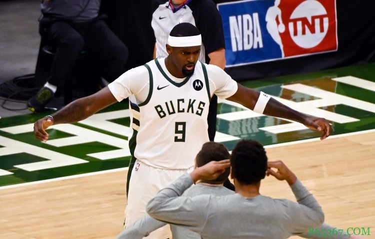 雄鹿G3是如何逆转翻盘的?字母哥撑基本盘 队友挺身而出