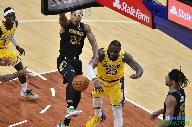 灰熊新秀贝恩：防守詹姆斯的感受是他怎么这么大只 这太疯狂了