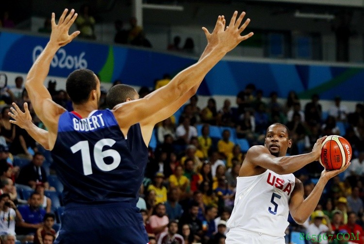 戈贝尔:美国队是夺金热门 对阵他们可以很好检验我们