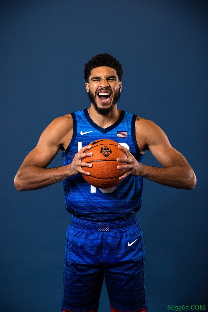 官方:塔图姆将因右膝酸痛缺席今日对阵阿根廷的热身赛