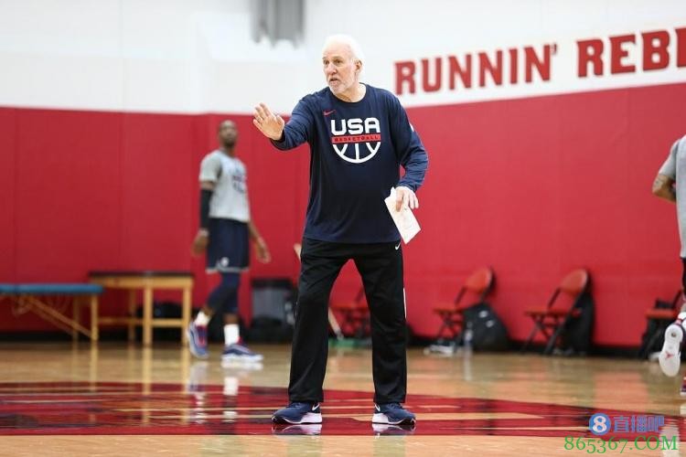 图集警告!美国男篮备战奥运 众将开怀大笑&KD标志性玩手机