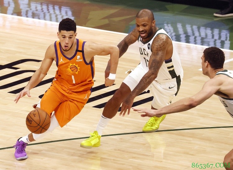 布克连续两场总决赛砍下40+ 比肩乔詹鲨&历史第7人