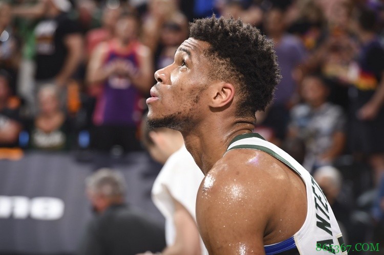 字母:科比相信我可以做到这一切 我不想让他失望