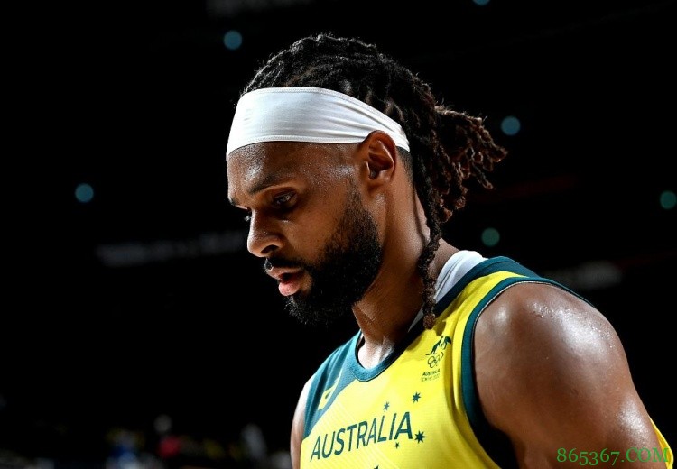 国际赛场大杀器！米尔斯砍下25分4板6助4断 率队迎开门红