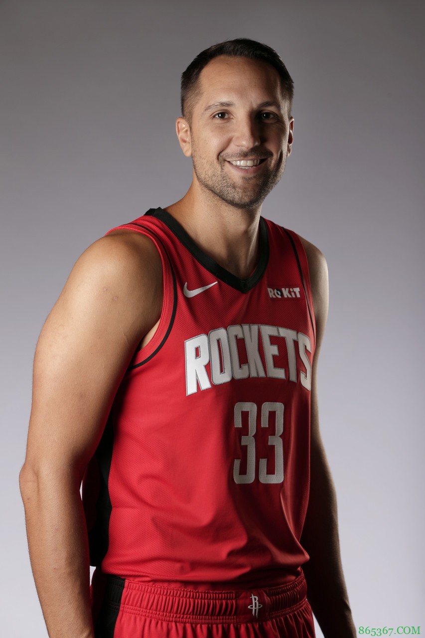 R-安德森:离开NBA的好处是可以畅所欲言 我赚了很多钱过得很爽