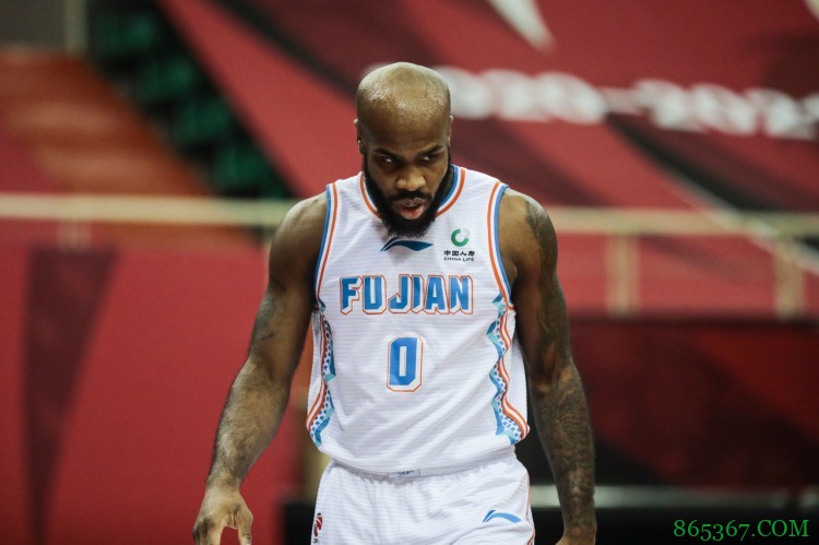 媒体人:福建外援高登近日将动身返回中国