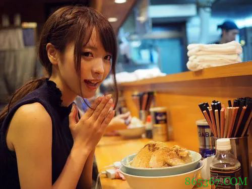 桃乃木香奈喜欢希志爱野而入行 火遍业界成为暗黑偶像