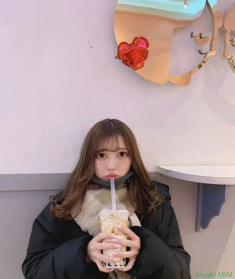 大眼睛妹日向理名 平胸小嫩妹凭借颜值在业界立足