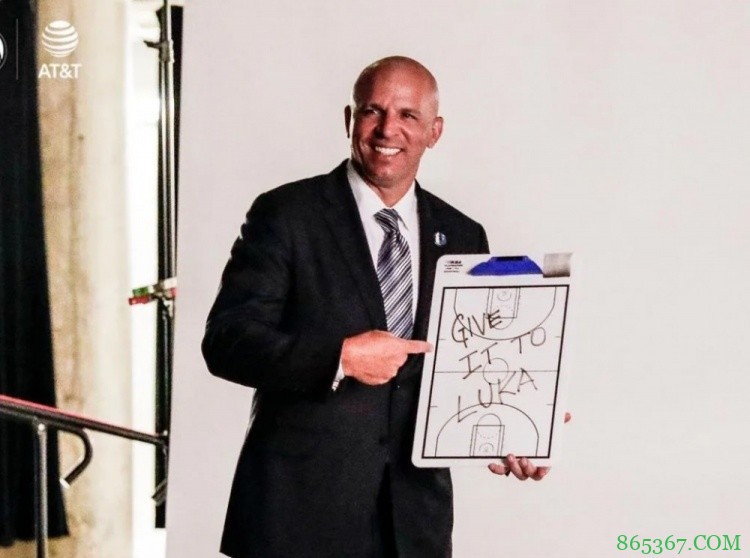 基德:东契奇在国家队打了很多无球 他与队友配合的方式让人兴奋