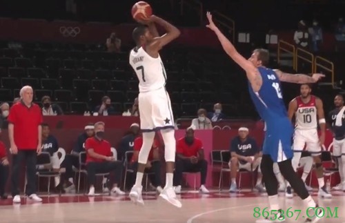 美国VS捷克述评:阿杜在手傲视天下!能力弥补一切阵容短板