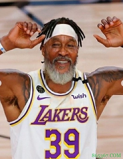 美媒晒湖人球员老年P图!A-史密斯:太失礼!这让我开始支持LBJ!