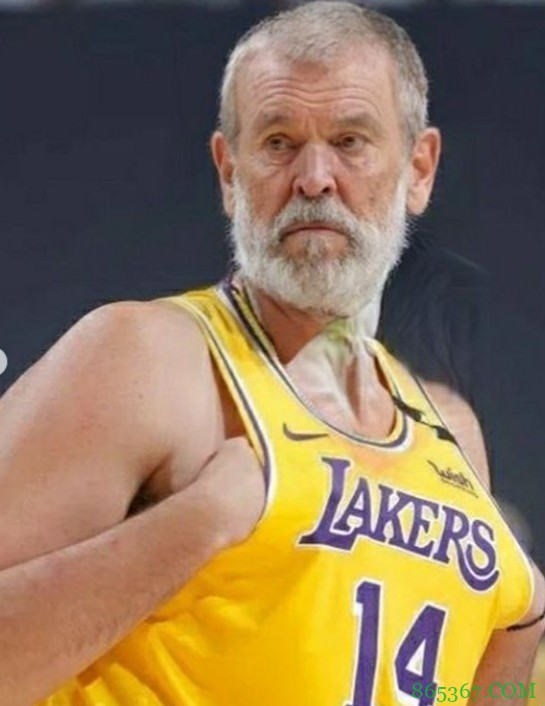 美媒晒湖人球员老年P图!A-史密斯:太失礼!这让我开始支持LBJ!