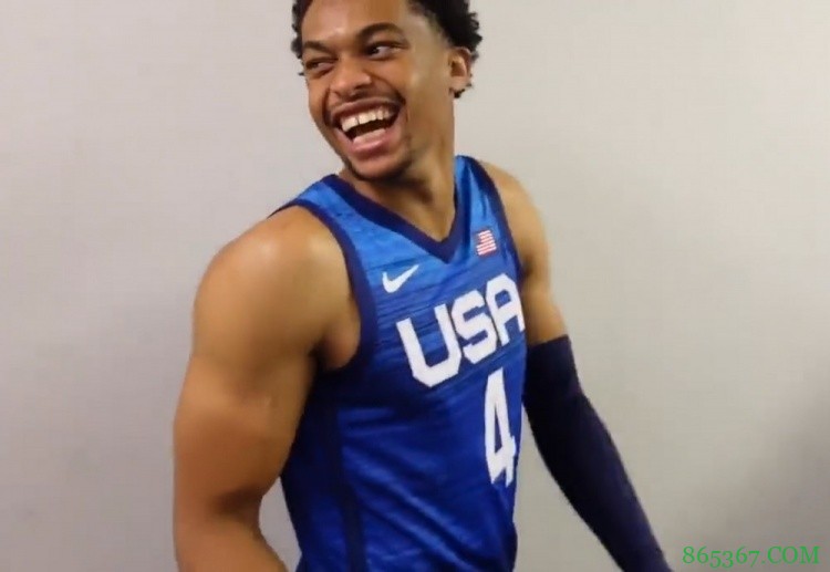 凯尔登-约翰逊：我会连续三周每天都戴着这枚金牌