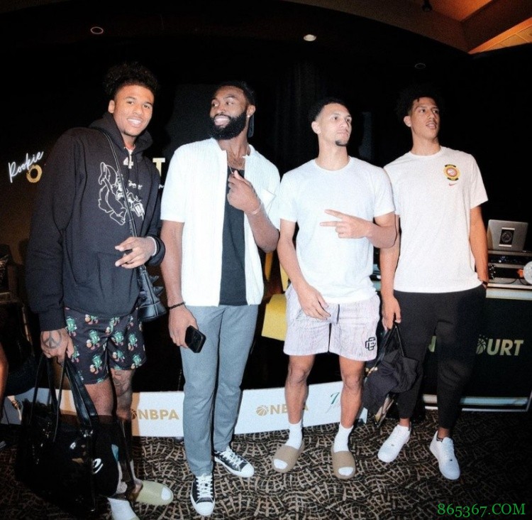 哎哟不错哟!杰伦-布朗同框杰伦-格林&杰伦-萨格斯&杰伦-约翰逊