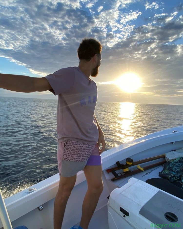 船长的日常!克莱乘船出游 迎接日出